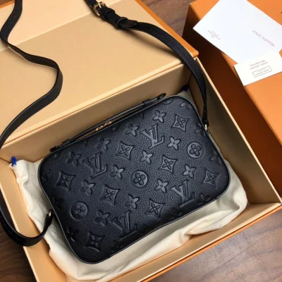 Сумка Louis Vuitton Saintonge M44593 Monogram Empreinte Leather "Black" фото № 4