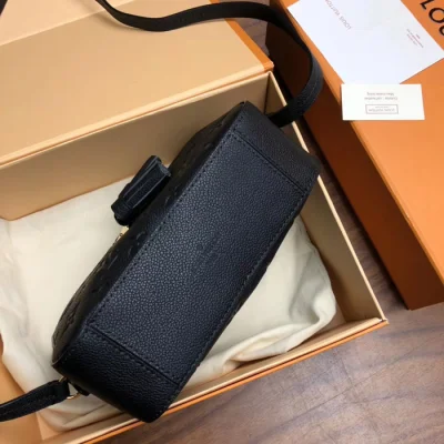 Сумка Louis Vuitton Saintonge M44593 Monogram Empreinte Leather "Black" фото № 6