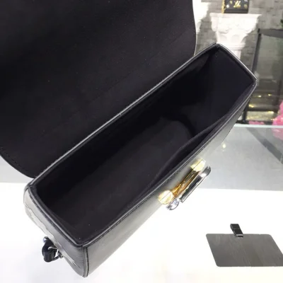 Сумка Louis Vuitton Twist MM M52897 Epi Leather "Black" фото № 10