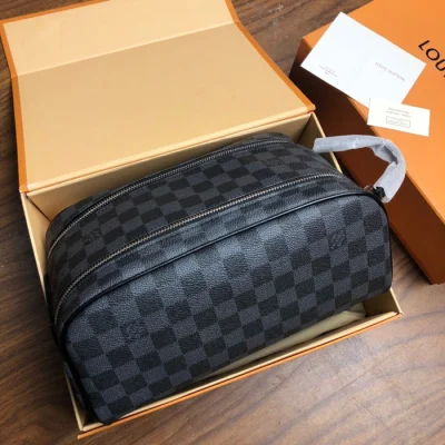 Косметичка Louis Vuitton King Size Toiletry Bag N47526 Damier Graphite Canvas "Graphite" фото № 2