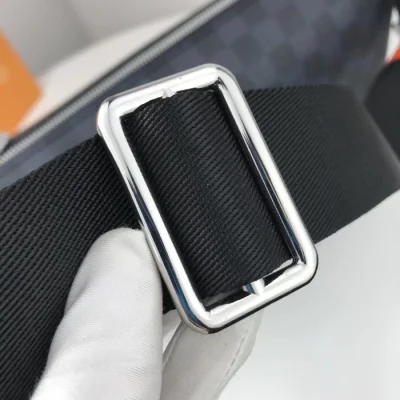 Сумка Louis Vuitton Discovery Messenger PM N40159 Damier Cobalt Canvas "Navy Blue" фото № 7 Сумка Louis Vuitton Discovery Messenger PM N40159 Damier Cobalt Canvas "Navy Blue" фото № 7