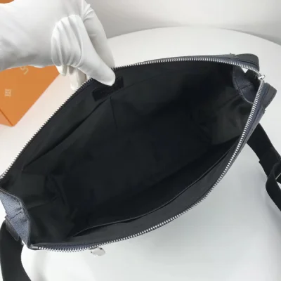 Сумка Louis Vuitton Discovery Messenger PM N40159 Damier Cobalt Canvas "Navy Blue" фото № 9 Сумка Louis Vuitton Discovery Messenger PM N40159 Damier Cobalt Canvas "Navy Blue" фото № 9