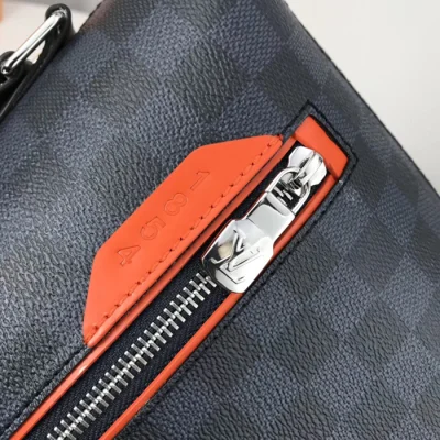 Сумка Louis Vuitton Discovery Messenger PM N40159 Damier Cobalt Canvas "Navy Blue" фото № 6 Сумка Louis Vuitton Discovery Messenger PM N40159 Damier Cobalt Canvas "Navy Blue" фото № 6