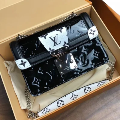 Сумка Louis Vuitton LV Wynwood M90445 Monogram Vernis "Black" фото № 2