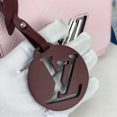 Сумка Louis Vuitton Twist PM M53923 Epi Leather Rose Ballerine "Pink" фото № 8