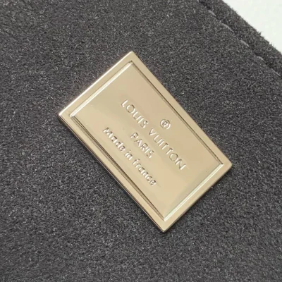 Рюкзак Louis Vuitton Hot Springs Backpack M53637 Patent Leather "Black" фото № 10 Рюкзак Louis Vuitton Hot Springs Backpack M53637 Patent Leather "Black" фото № 10