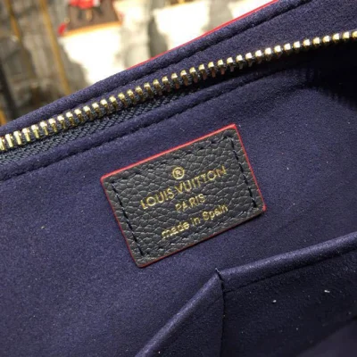 Сумка Louis Vuitton Surene MM Chain Tote Handbag Monogram Empreinte Canvas Fall Winter 2018 Collection M43759 Marine Rouge "Navy Blue" фото № 8