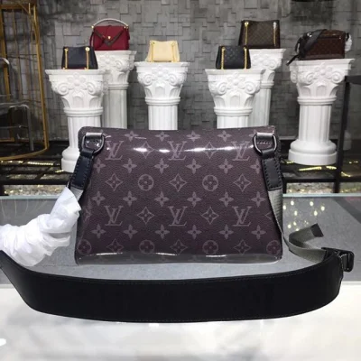 Сумка Louis Vuitton Monogram Eclipse Glaze Canvas Messenger PM Bag M52218 2018 "Purple" фото № 4