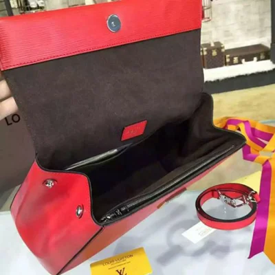 Сумка Louis Vuitton M41333 Cluny MM Tote Bag Epi Leather "Red" фото № 9