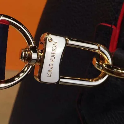 Сумка Louis Vuitton M43503 Speedy Bandouliere 30 Tote Bag Monogram Empreinte Leather "Navy Blue" фото № 7 Сумка Louis Vuitton M43503 Speedy Bandouliere 30 Tote Bag Monogram Empreinte Leather "Navy Blue" фото № 7