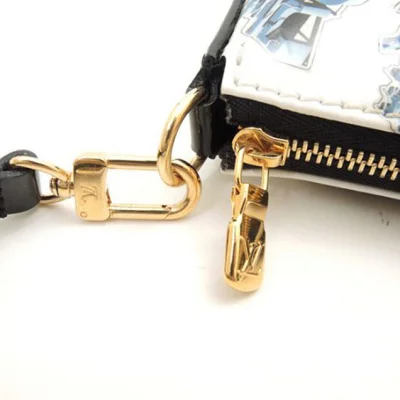 Сумка Louis Vuitton M90928 Pochette Accessoires Monogram Vernis "White" фото № 6