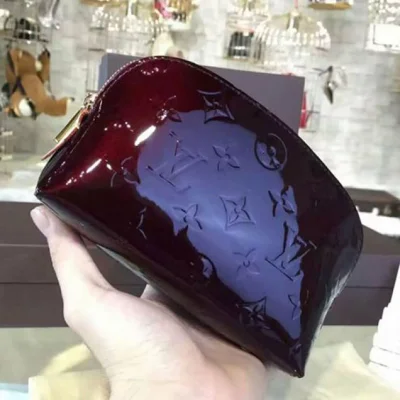 Косметичка Louis Vuitton M91495 Cosmetic Pouch Monogram Vernis "Chocolate" фото № 3