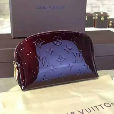 Косметичка Louis Vuitton M91495 Cosmetic Pouch Monogram Vernis "Chocolate" фото № 4