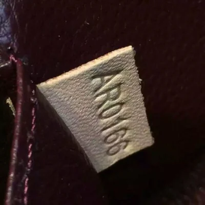 Косметичка Louis Vuitton M91495 Cosmetic Pouch Monogram Vernis "Chocolate" фото № 8