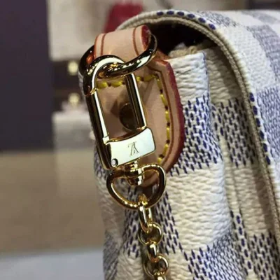 Сумка Louis Vuitton N41275 Favorite MM Damier Azur Canvas "White" фото № 6 Сумка Louis Vuitton N41275 Favorite MM Damier Azur Canvas "White" фото № 6