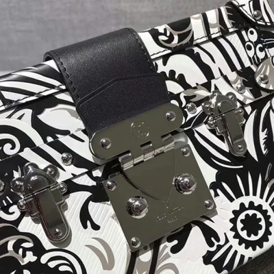 Сумка Louis Vuitton Petite Malle M54918 "White" фото № 5