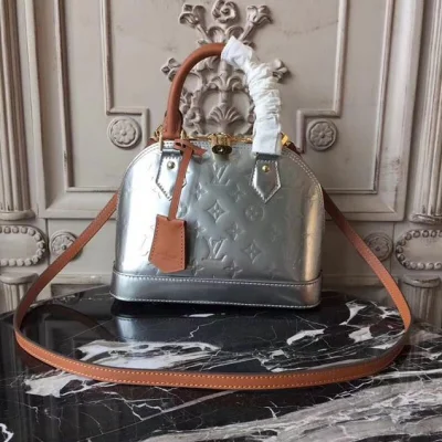 Сумка Louis Vuitton Alma BB M90484 Monogram Vernis фото № 2