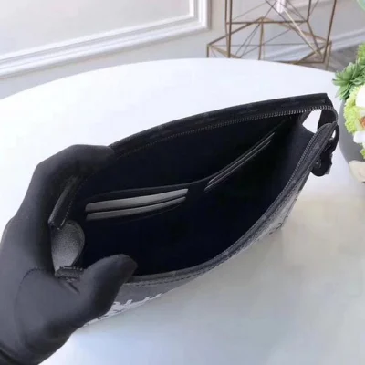 Клатч Louis Vuitton Pochette Voyage MM M63039 Monogram Eclipse "Black" фото № 9