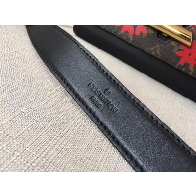 Сумка Louis Vuitton Monogram Canvas Twist MM M43639 "Black" фото № 8 Сумка Louis Vuitton Monogram Canvas Twist MM M43639 "Black" фото № 8