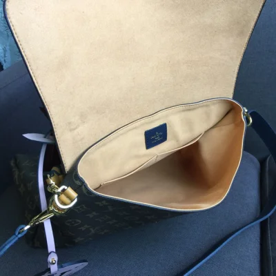 Сумка Louis Vuitton Beaubourg MM M43953 Monogram Canvas "Brown" фото № 9