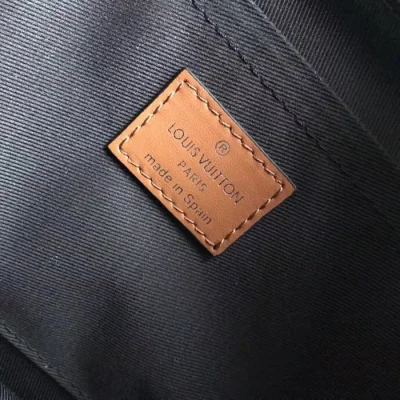 Сумка Louis Vuitton Sac Tricot M44371 Monogram Vernis "Black" фото № 9 Сумка Louis Vuitton Sac Tricot M44371 Monogram Vernis "Black" фото № 9