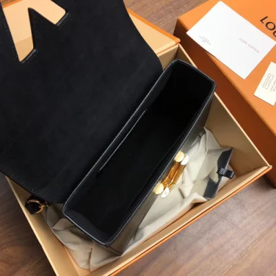 Сумка Louis Vuitton Twist MM M53762 Epi Leather "Black" фото № 9 Сумка Louis Vuitton Twist MM M53762 Epi Leather "Black" фото № 9