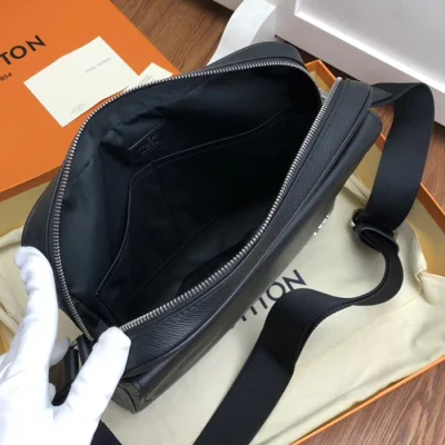 Сумка Louis Vuitton Alex Messenger PM M30260 Taiga Leather "Black" фото № 9