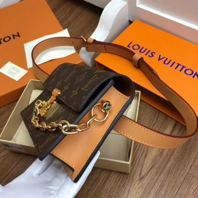 Сумка Louis Vuitton S Lock Belt Pouch PM M44667 Monogram Canvas "Brown" фото № 5 Сумка Louis Vuitton S Lock Belt Pouch PM M44667 Monogram Canvas "Brown" фото № 5