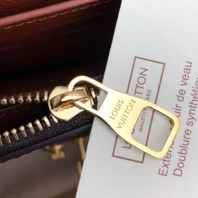 Сумка Louis Vuitton S Lock Belt Pouch PM M44667 Monogram Canvas "Brown" фото № 9 Сумка Louis Vuitton S Lock Belt Pouch PM M44667 Monogram Canvas "Brown" фото № 9