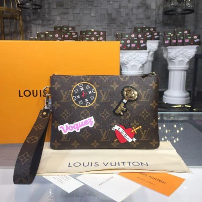 Клатч Louis Vuitton City Pouch Bag Monogram Canvas Spring Summer 2018 Collection M63447 Beige "Brown" фото № 4