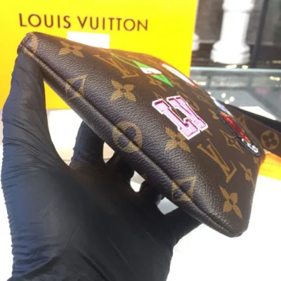 Клатч Louis Vuitton City Pouch Bag Monogram Canvas Spring Summer 2018 Collection M63447 Beige "Brown" фото № 7