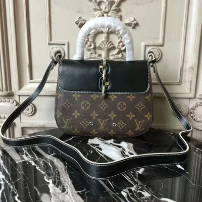 Сумка Louis Vuitton M44115 Chain It Bag PM Tote Bag Monogram Canvas "Brown" фото № 4 Сумка Louis Vuitton M44115 Chain It Bag PM Tote Bag Monogram Canvas "Brown" фото № 4