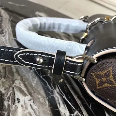 Сумка Louis Vuitton M44115 Chain It Bag PM Tote Bag Monogram Canvas "Brown" фото № 8 Сумка Louis Vuitton M44115 Chain It Bag PM Tote Bag Monogram Canvas "Brown" фото № 8