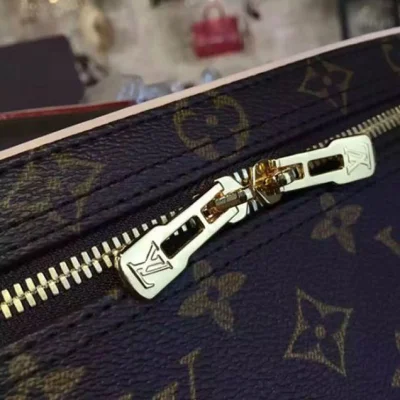 Косметичка Louis Vuitton M47280 Nice Monogram Canvas "Brown" фото № 6 Косметичка Louis Vuitton M47280 Nice Monogram Canvas "Brown" фото № 6