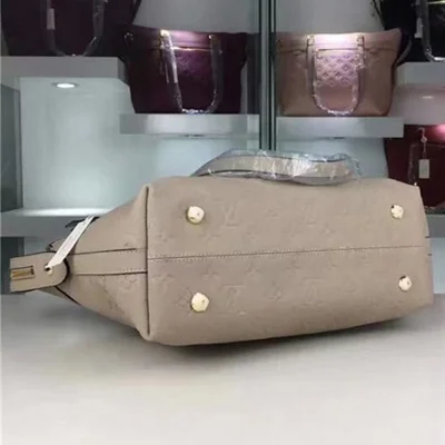 Сумка Louis Vuitton M51759 Boetie Shoulder Bag Monogram Empreinte Leather "Beige" фото № 8 Сумка Louis Vuitton M51759 Boetie Shoulder Bag Monogram Empreinte Leather "Beige" фото № 8