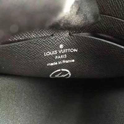 Клатч Louis Vuitton M64440 Pochette Voyage MM Monogram Eclipse Canvas "Black" фото № 10