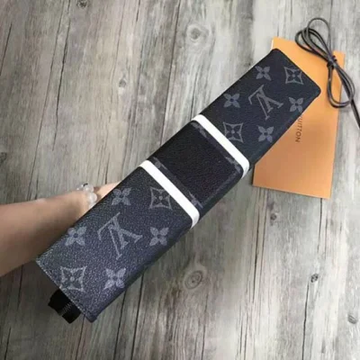 Клатч Louis Vuitton M64440 Pochette Voyage MM Monogram Eclipse Canvas "Black" фото № 5