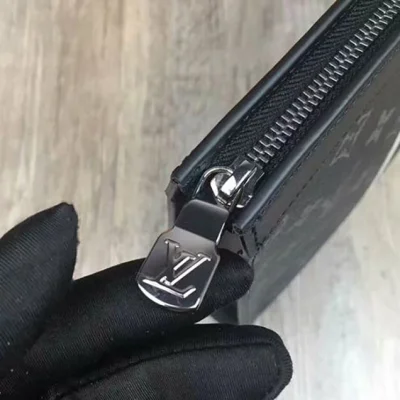 Клатч Louis Vuitton M64440 Pochette Voyage MM Monogram Eclipse Canvas "Black" фото № 8