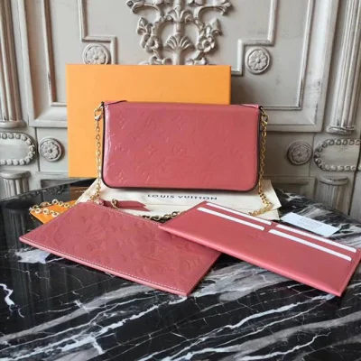 Клатч Louis Vuitton Pochette Felicie M62767 Monogram Vernis "Pink" фото № 4