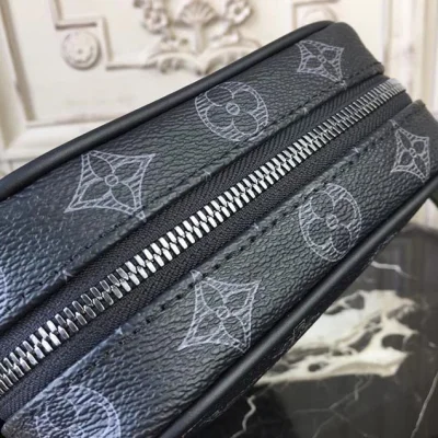 Сумка Louis Vuitton Monogram Eclipse Canvas Danube PM M43677 "Black" фото № 7 Сумка Louis Vuitton Monogram Eclipse Canvas Danube PM M43677 "Black" фото № 7