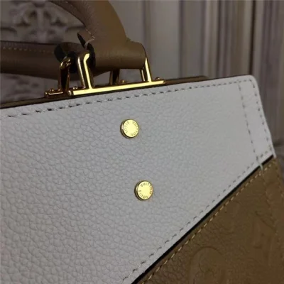 Сумка Louis Vuitton Monogram Empreinte Leather Sully PM M43648 "Beige" фото № 7