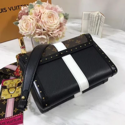 Сумка Louis Vuitton Monogram Canvas Twist MM M43629 "Black" фото № 4