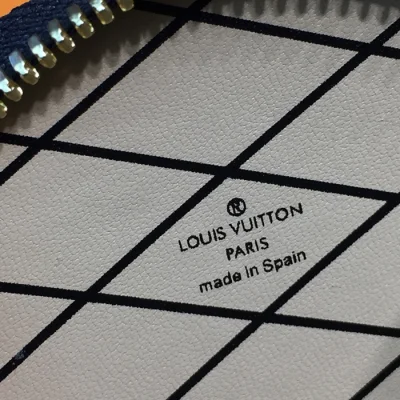 Кошелек Louis Vuitton Micro Boite Chapeau M63597 Monogram Canvas "Brown" фото № 9 Кошелек Louis Vuitton Micro Boite Chapeau M63597 Monogram Canvas "Brown" фото № 9