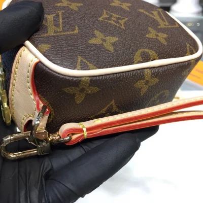 Косметичка Louis Vuitton Trousse Wapity Case M58030 Monogram Canvas "Brown" фото № 7 Косметичка Louis Vuitton Trousse Wapity Case M58030 Monogram Canvas "Brown" фото № 7