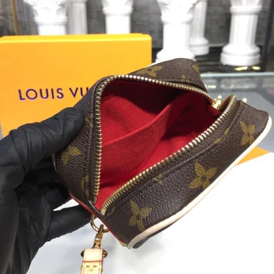 Косметичка Louis Vuitton Trousse Wapity Case M58030 Monogram Canvas "Brown" фото № 9 Косметичка Louis Vuitton Trousse Wapity Case M58030 Monogram Canvas "Brown" фото № 9