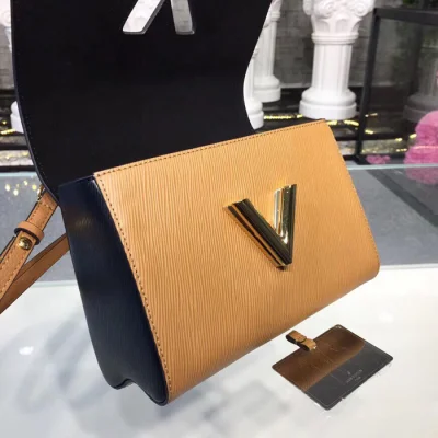 Сумка Louis Vuitton Twist MM M51884 Camel Epi Leather "Beige" фото № 8