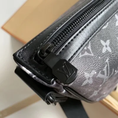 Сумка Louis Vuitton Alpha Hobo M44164 Monogram Coated Canvas "Galaxy" фото № 8 Сумка Louis Vuitton Alpha Hobo M44164 Monogram Coated Canvas "Galaxy" фото № 8