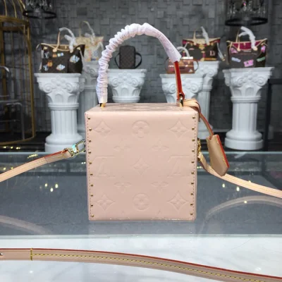 Сумка Louis Vuitton Bleecker Box M52516 Monogram Vernis Rose Ballerine Pink "Black" фото № 4