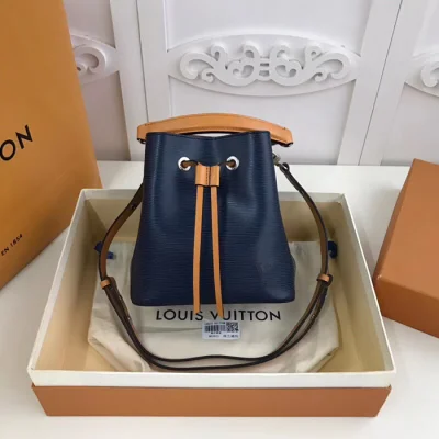 Сумка Louis Vuitton NeoNoe BB M53610 Epi Leather Indigo Safran "Navy Blue" фото № 2 Сумка Louis Vuitton NeoNoe BB M53610 Epi Leather Indigo Safran "Navy Blue" фото № 2