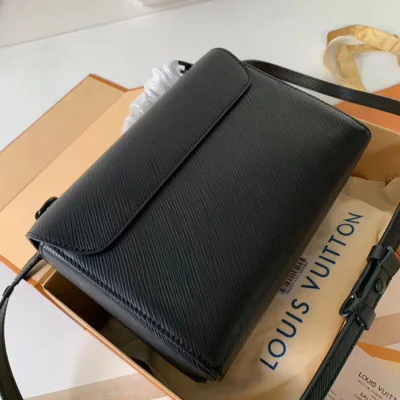 Сумка Louis Vuitton Twist MM M53236 Epi Leather "Black" фото № 5 Сумка Louis Vuitton Twist MM M53236 Epi Leather "Black" фото № 5